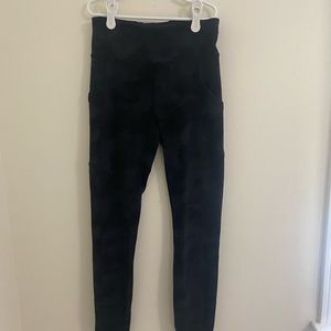 Lululemon Invigorate 25” Size 4 Black Camo